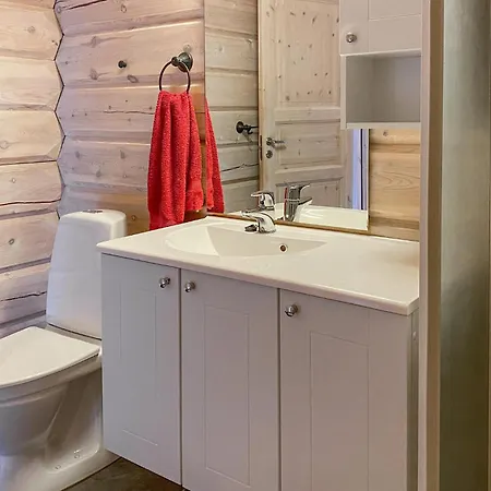 Lovely In Straumgjerde