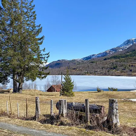 Amazing In Straumgjerde With Jacuzzi Holiday home *