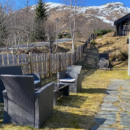Amazing In Straumgjerde With Jacuzzi * Brunstad