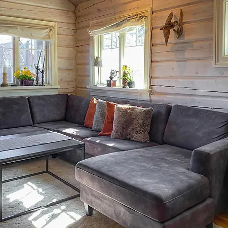 Amazing In Straumgjerde With Jacuzzi Holiday home